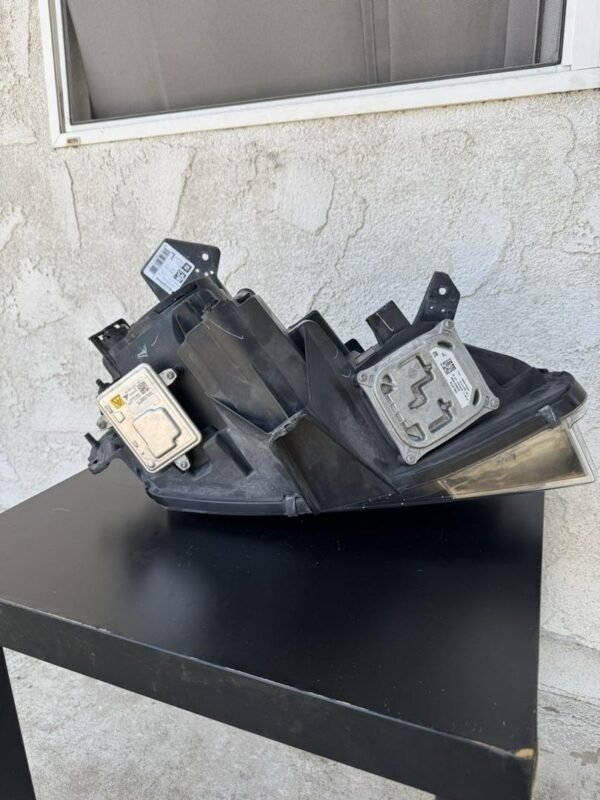Chevrolet Camaro SS OEM Headlights 2016 2017 2018 Used - Image 4