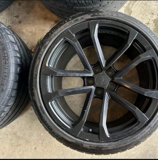 OEM 2013-2015 ZL1 Wheels 20x10 (Front) - 20x11 (Rear) -The wheels are in good shape. -They do have a few nicks on them, but no bends. -Front tires are in ok shape. -Rear tires pretty much new - Image 3
