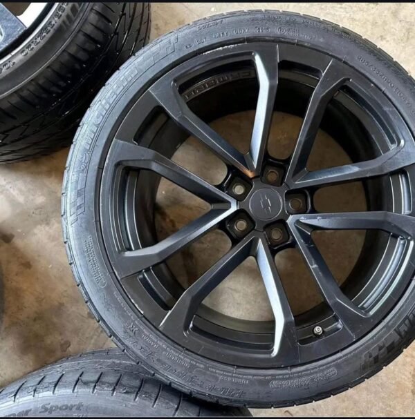 OEM 2013-2015 ZL1 Wheels 20x10 (Front) - 20x11 (Rear) -The wheels are in good shape. -They do have a few nicks on them, but no bends. -Front tires are in ok shape. -Rear tires pretty much new - Image 4