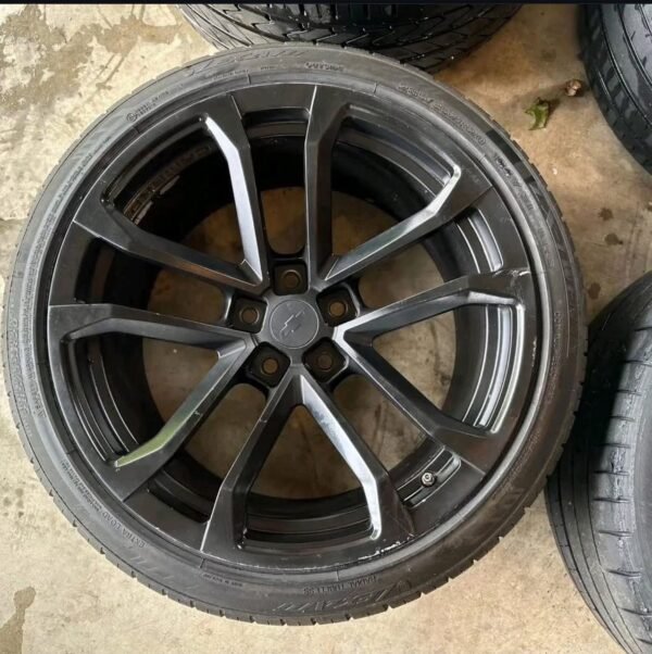 OEM 2013-2015 ZL1 Wheels 20x10 (Front) - 20x11 (Rear) -The wheels are in good shape. -They do have a few nicks on them, but no bends. -Front tires are in ok shape. -Rear tires pretty much new - Image 5