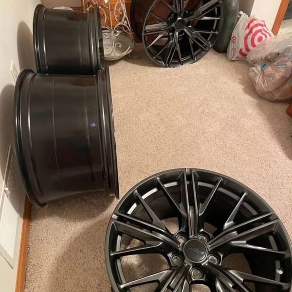2016-2024 Chevrolet Camaro ZL1 rims Not a scratch on them, Oem, no cracks, no bends, no welds. - Image 2