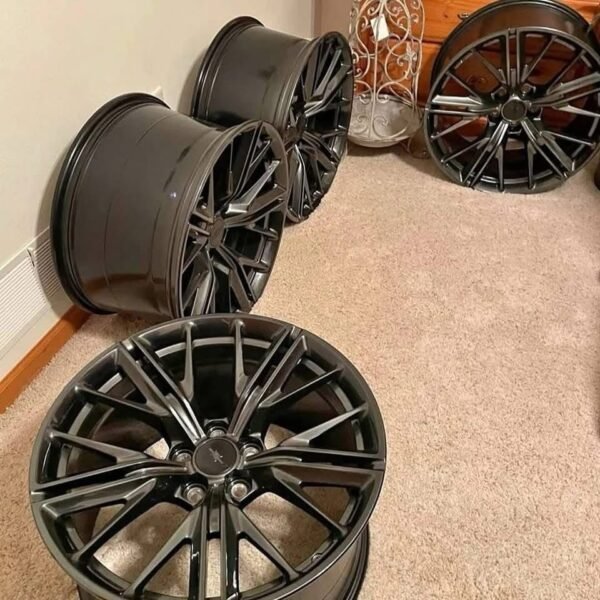 2016-2024 Chevrolet Camaro ZL1 rims Not a scratch on them, Oem, no cracks, no bends, no welds.