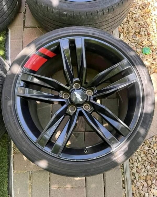 Camaro SS rims and tires  Front: 245/40R20 Rear: 275/35R20 - Image 5