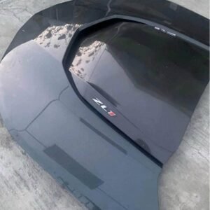 Camaro ZL1 Hood In great condition Carbon center piece no dents