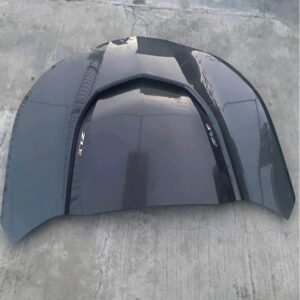 Camaro ZL1 Hood In great condition Carbon center piece no dents