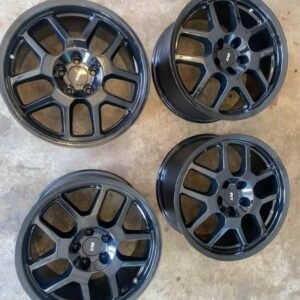 Ford Mustang GT500 SVT wheels. These are the factory gt500 wheels, They’re 28×9.5 all round.