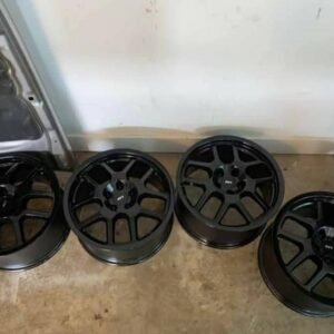Ford Mustang GT500 SVT wheels. These are the factory gt500 wheels, They’re 28×9.5 all round.